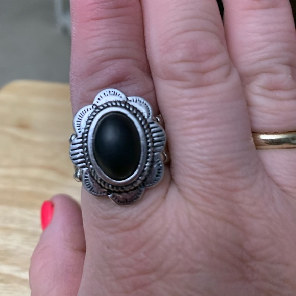 Rings (all with a stretch band) fits sizes 7.5-10 - Picture 1 of 15